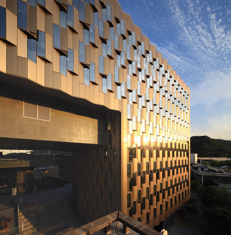 서울대 관정도서관 — 복합패널 SUPERLIGHT BRONZE SHORTLINE BRUSH 적용 사례 5