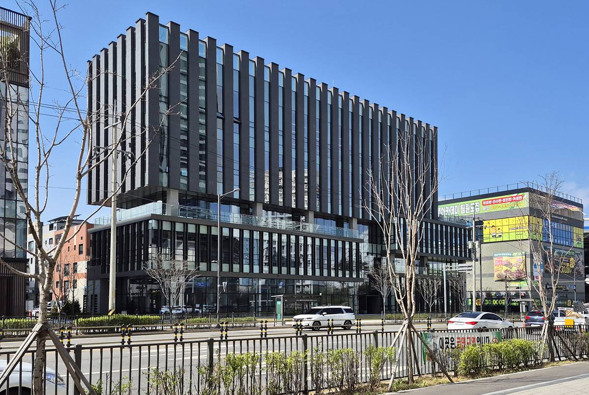 하남 근린생활시설 (PXG R&D CENTER) — 복합패널 ANOZINC I 적용 사례 2